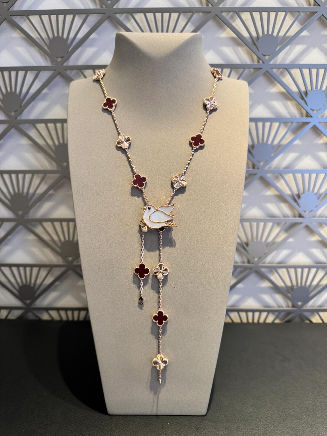 [GALE]CLOVER 20 MOTIFS LASER CARNELIAN NECKLACE
