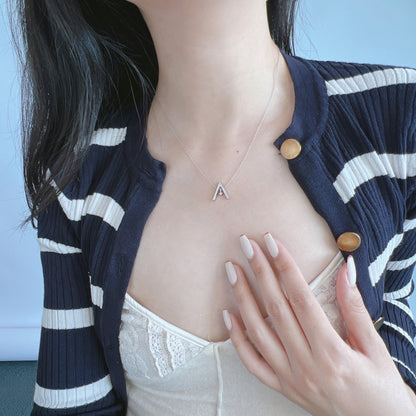 [NOVO]きらめく「A」シェイプネックレス