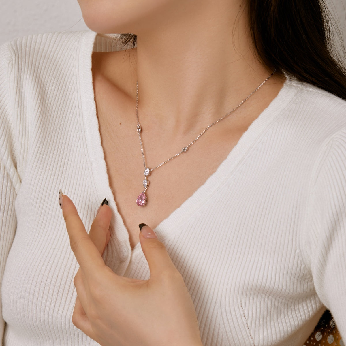 [NOVO] Funkelnde Birnenförmige Halskette