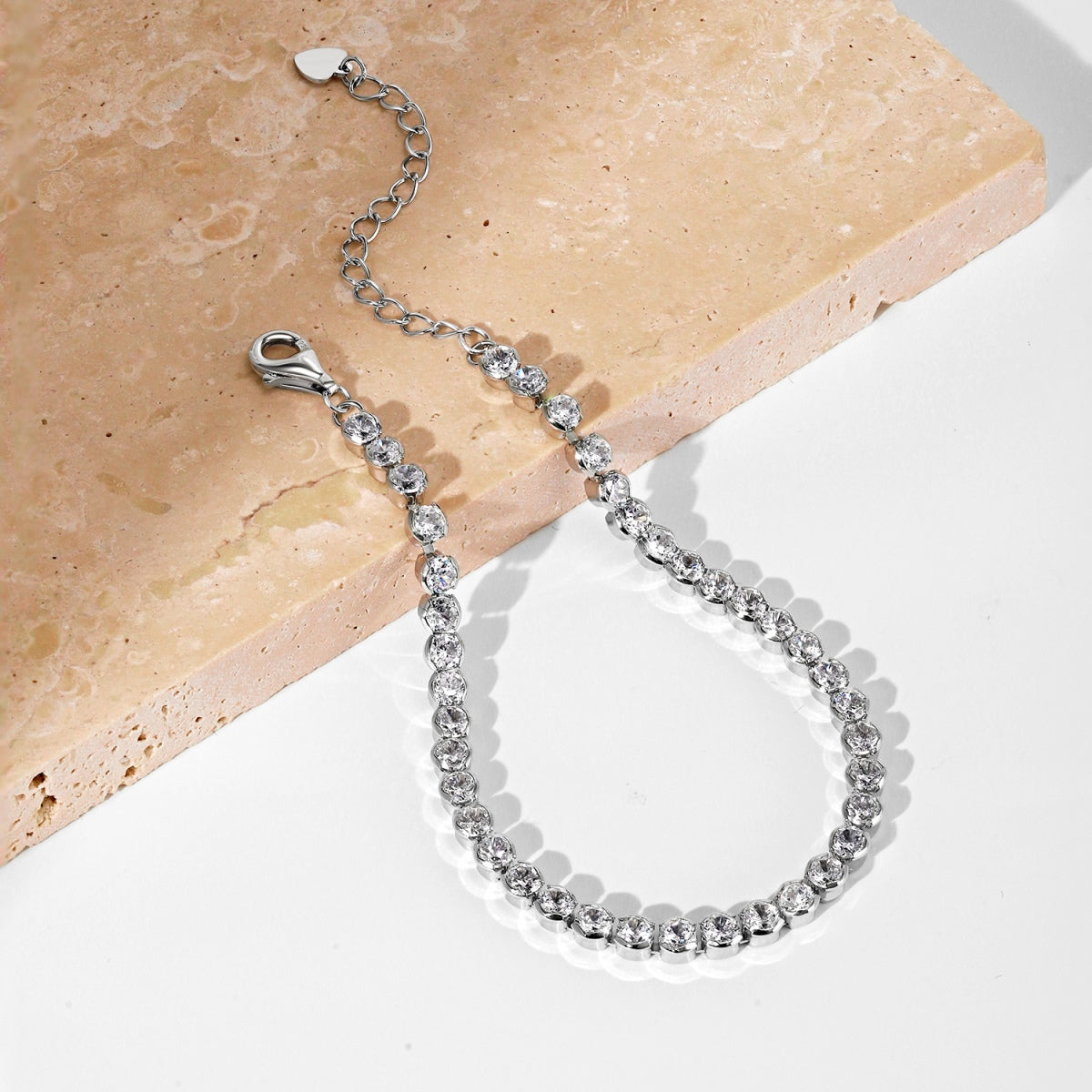 [NEU]Verziertes, funkelndes Armband mit rundem Schliff für jeden Tag