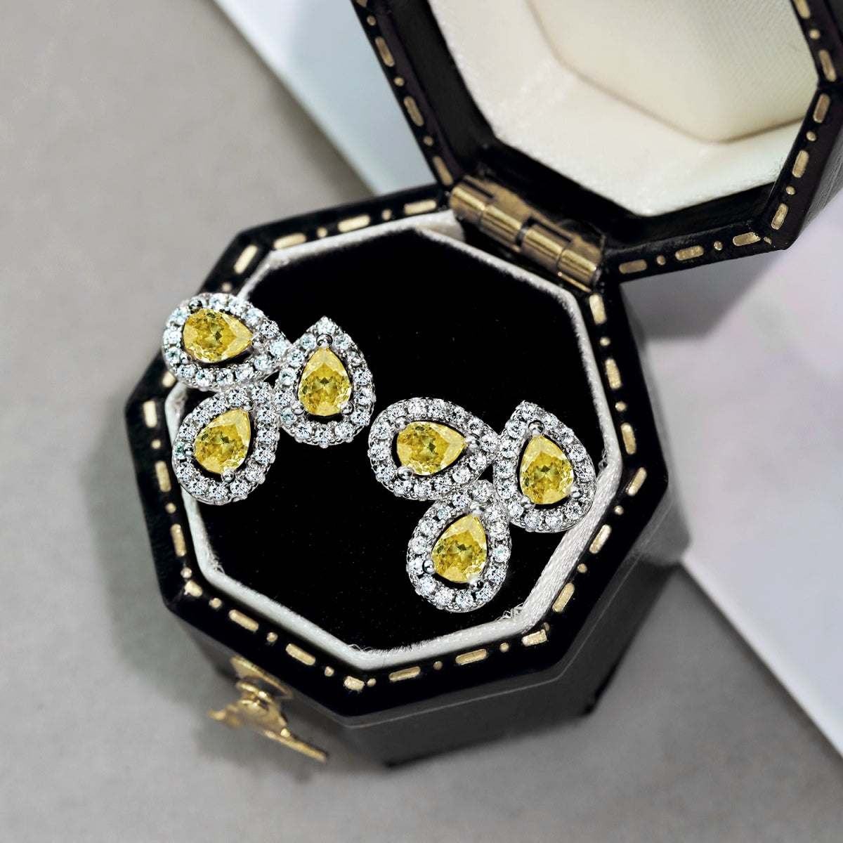 [GALE]Ornate Flower Shape Pear Cut Lover Earrings