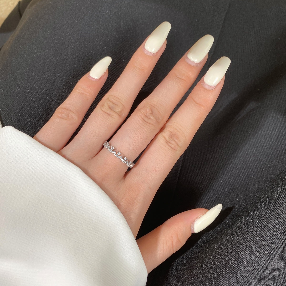 [NOVO]エレガントで輝くラウンドシェイプパーティーリング