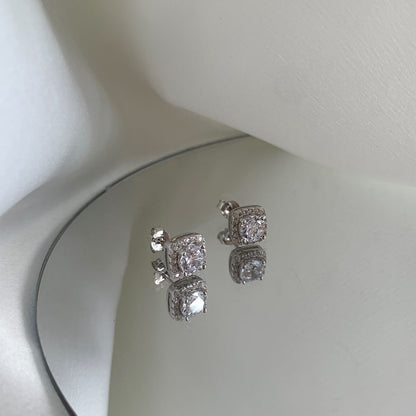 [GALE]Classic Round Center Stone Stud Earrings