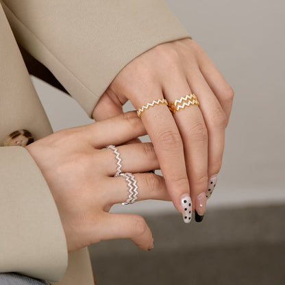 [NOVO]繊細で魅惑的なウェーブシェイプのデイリーリング