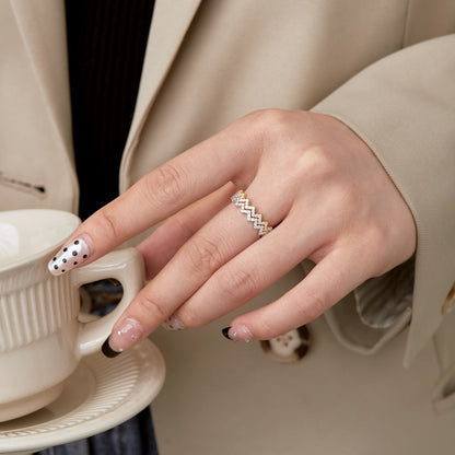 [NOVO]繊細で魅惑的なウェーブシェイプのデイリーリング