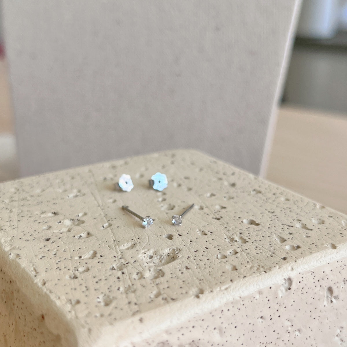 [GALE]Delicate Solitaire Earrings