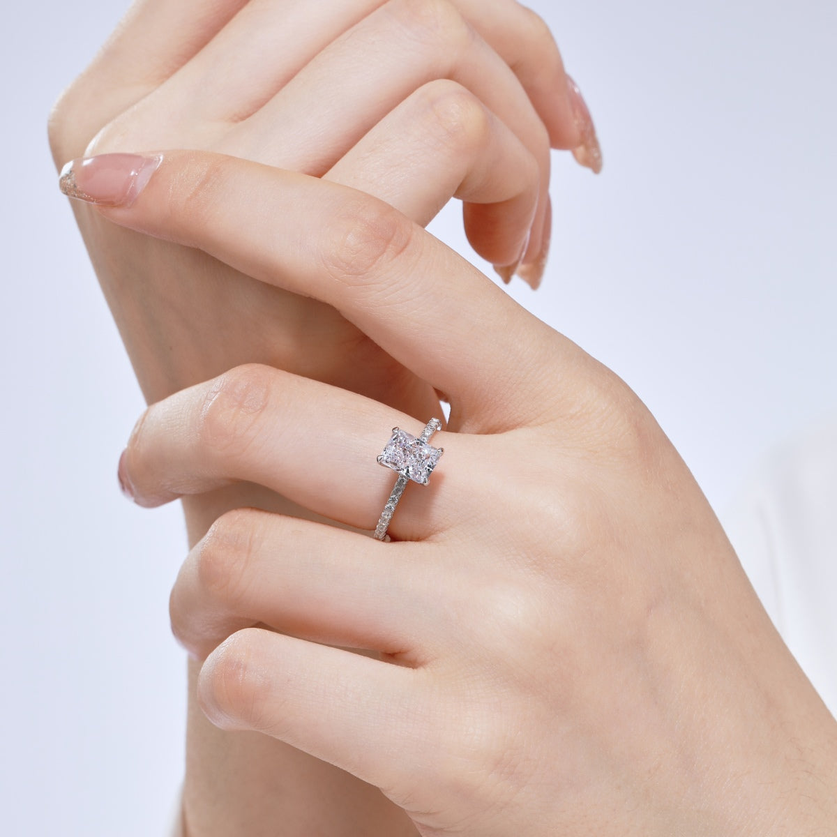 [NOVO]2.0カラットのまばゆい輝きのラディアントカットパーティーリング