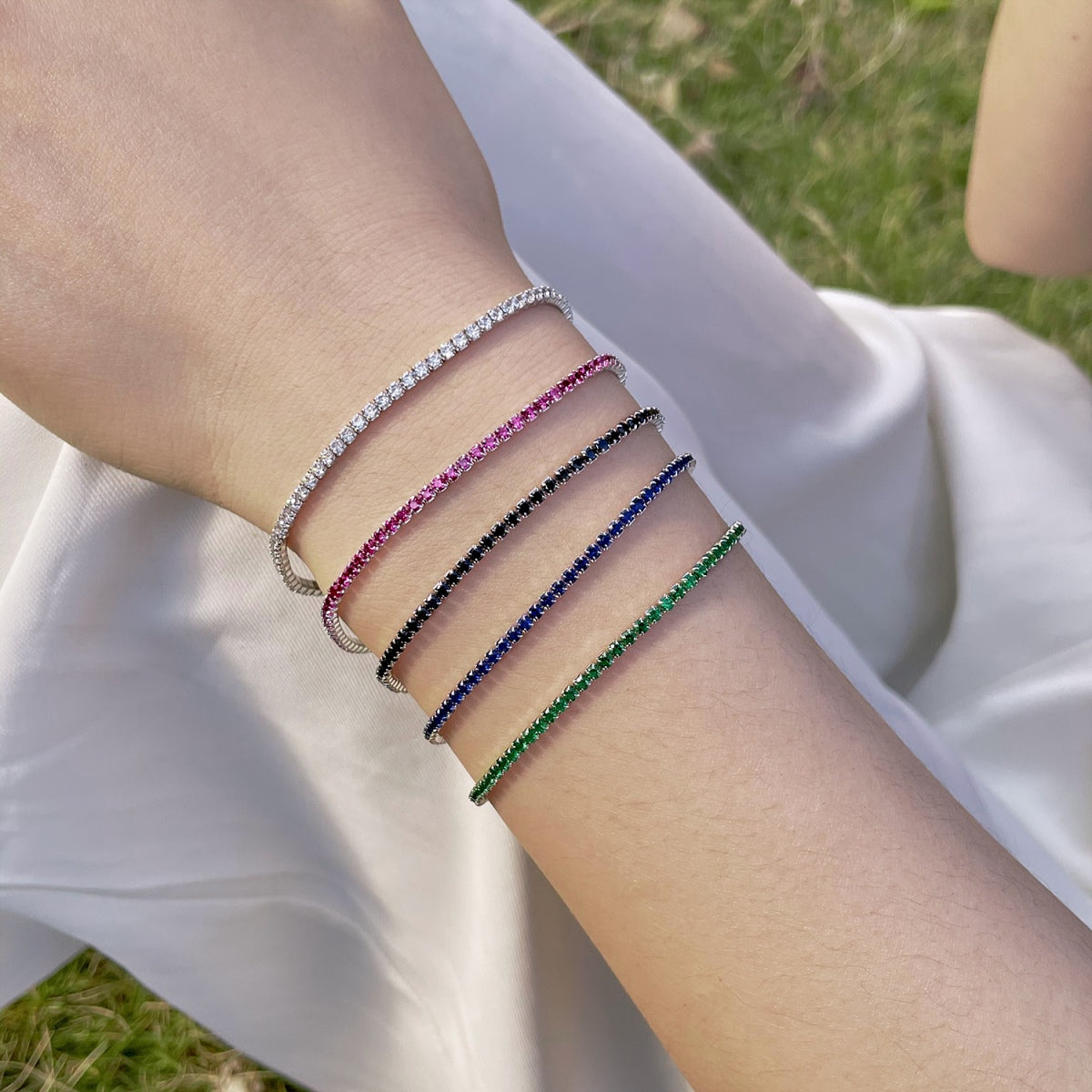 [NOVO] Strahlendes, farbenfrohes, rundes Party-Armband