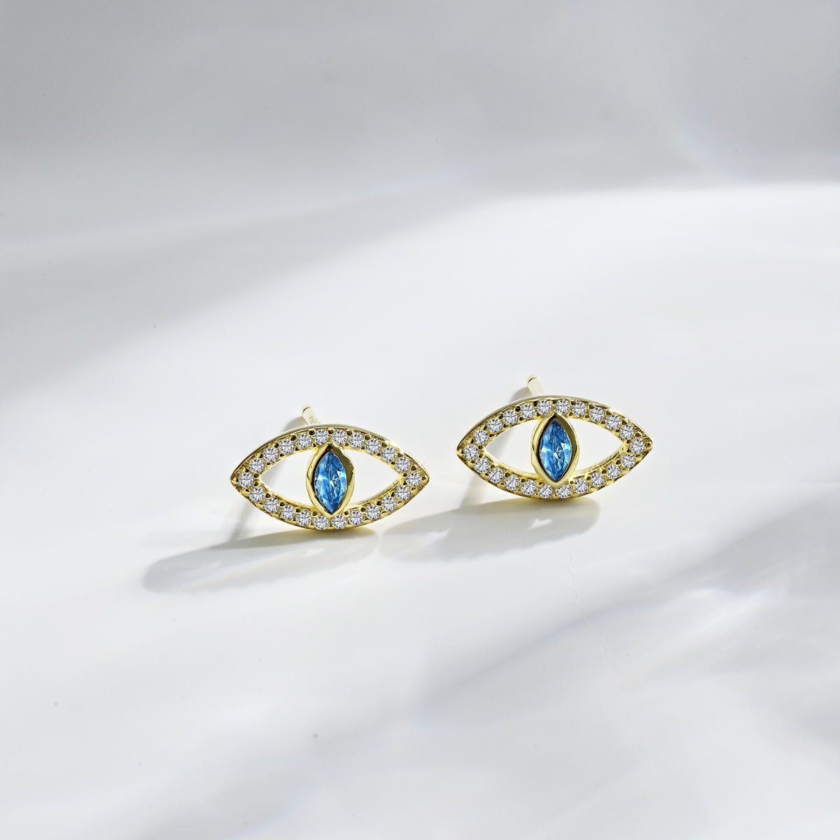 [GALE]Blue Devil Eyes Hollow Stud Earrings