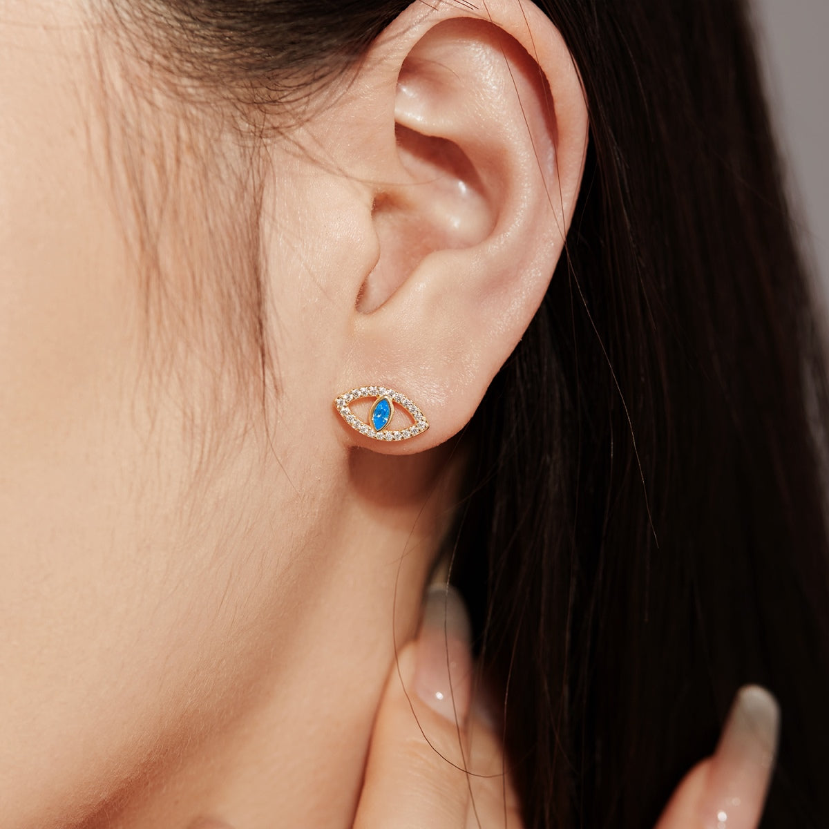 [GALE]Blue Devil Eyes Hollow Stud Earrings