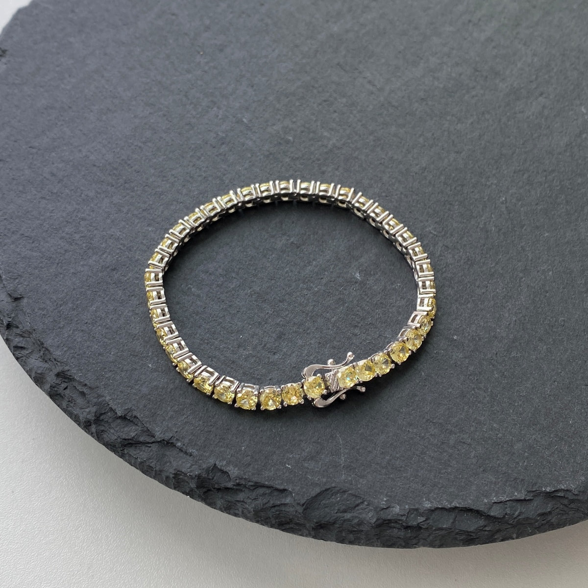 [NEU]Aufwendig verziertes, funkelndes Tennisarmband mit rundem Schliff