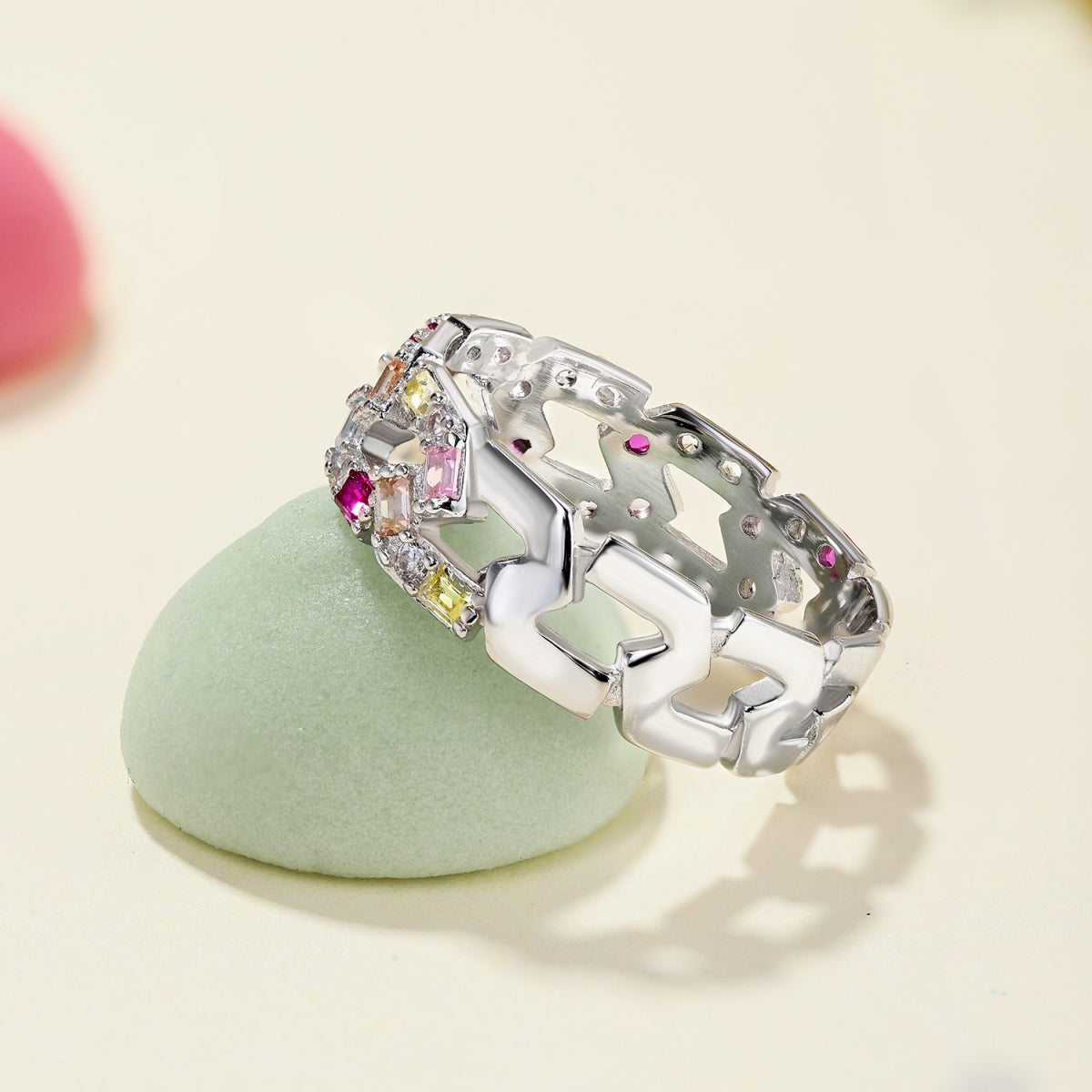 [NOVO]きらめく鮮やかなエメラルドカットのデイリーリング