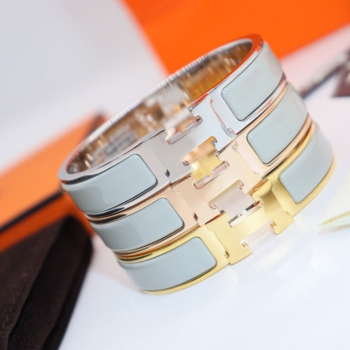 [GALE]H LIGHT BLUE BRACELET