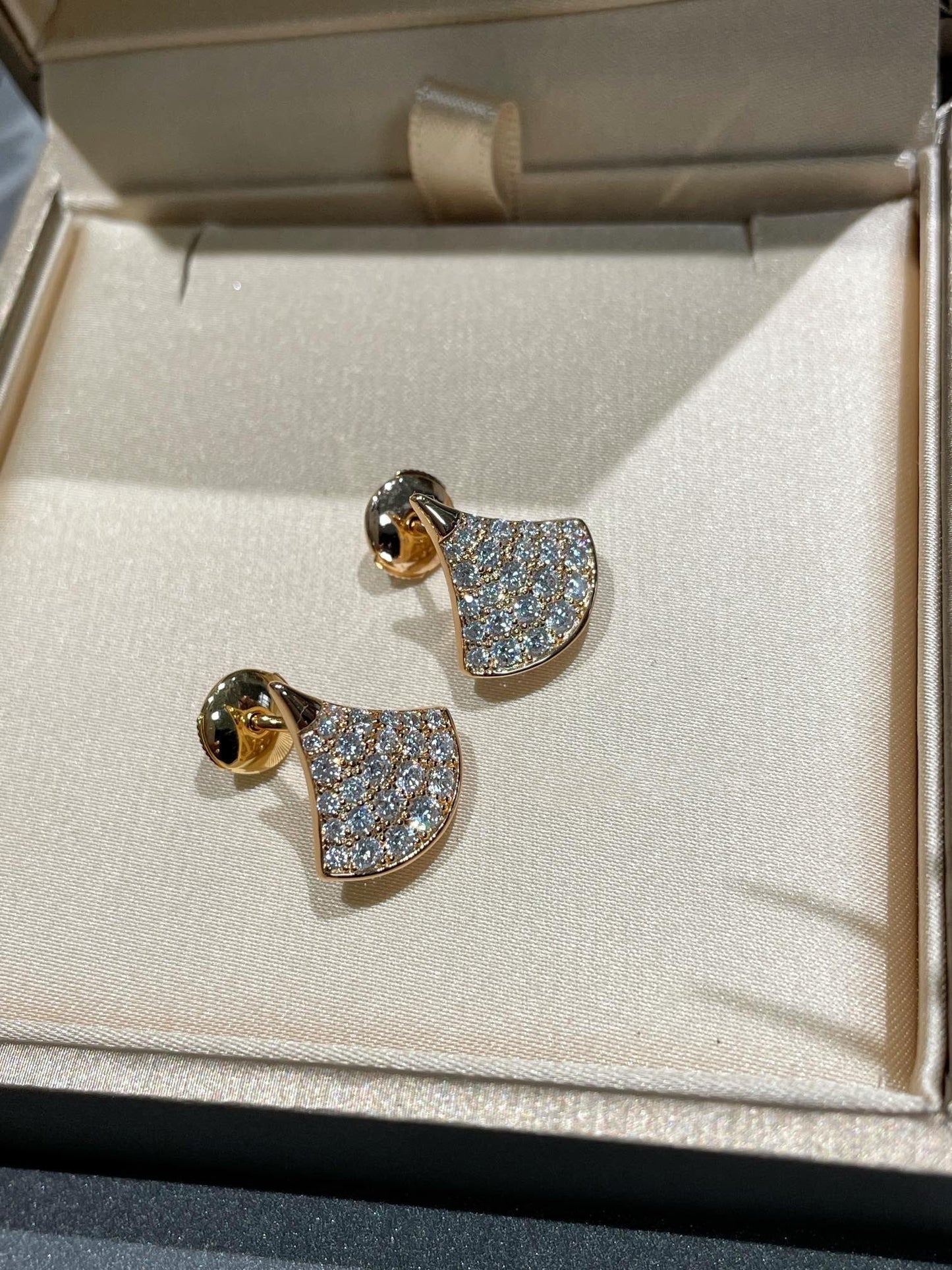[GALE]DREAM STUD EARRINGS DIAMOND