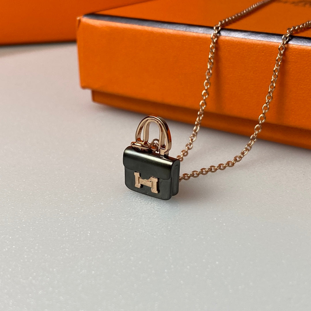 [GALE]CONSTANCE BLACK PEDANT PINK GOLD NECKLACE