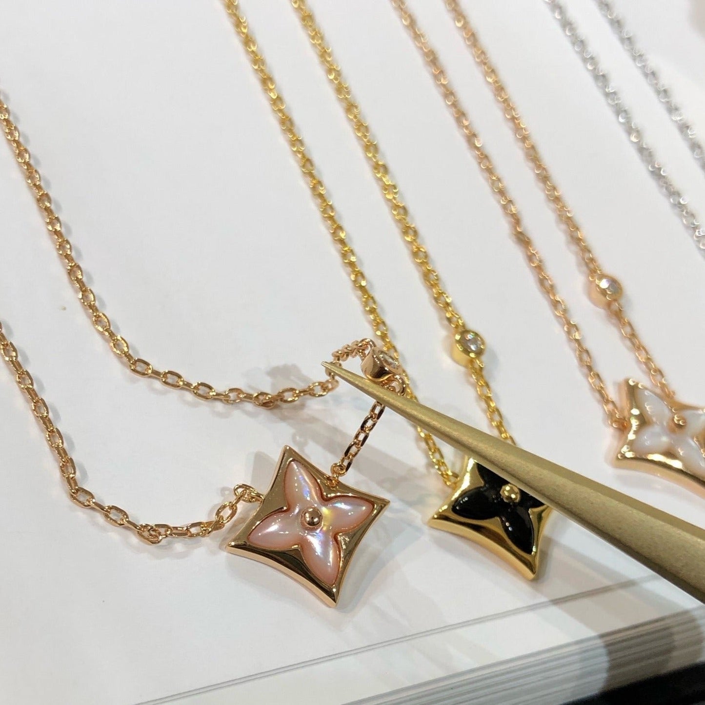 [GALE]STAR BLACK MOP NECKLACE