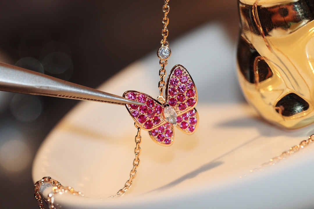 [GALE]BUTTERFLY RED DIAMOND ROSE GOLD NECKLACE