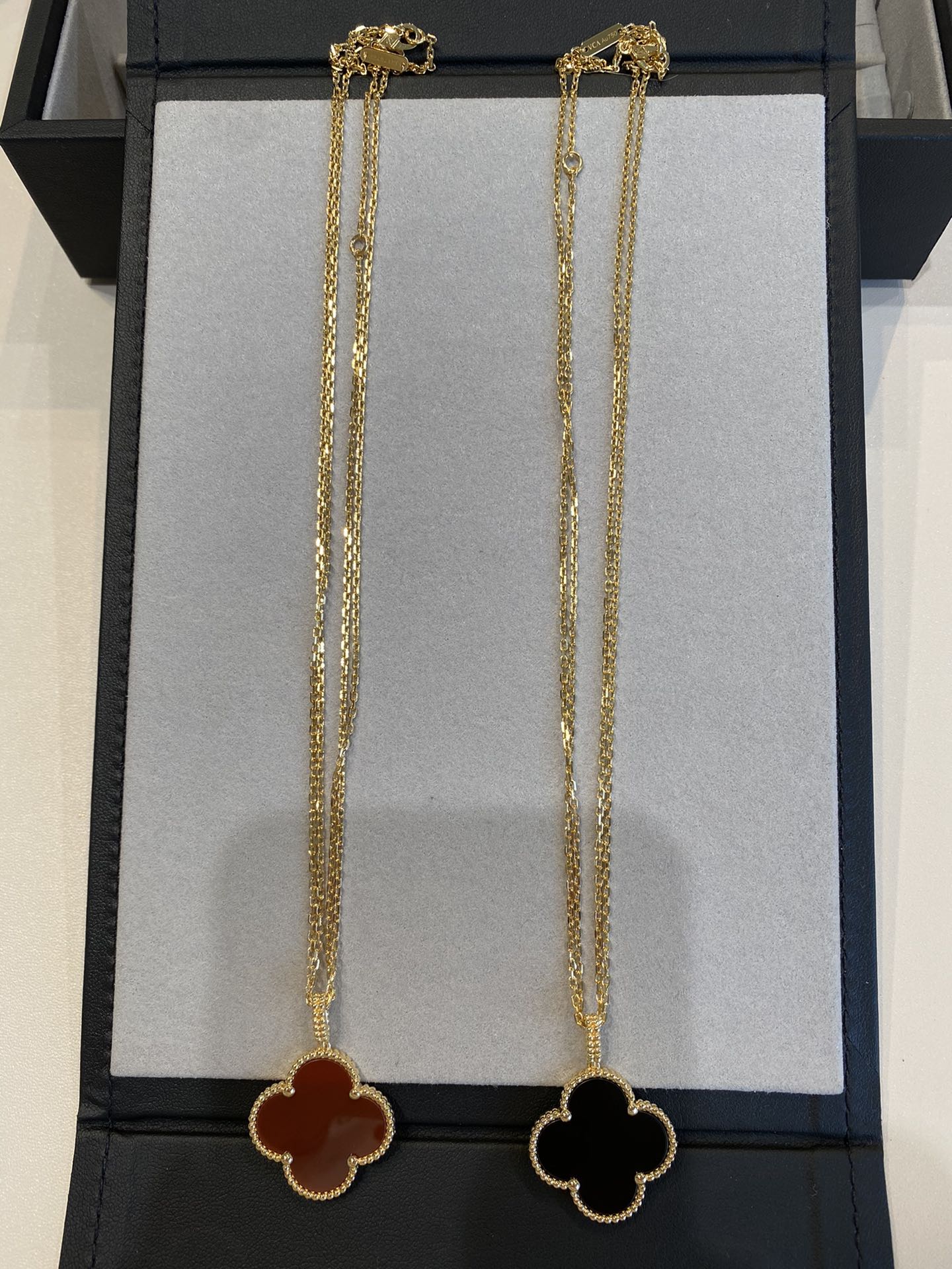 [GALE]CLOVER 25MM NECKLACE GOLD CARNELIAN