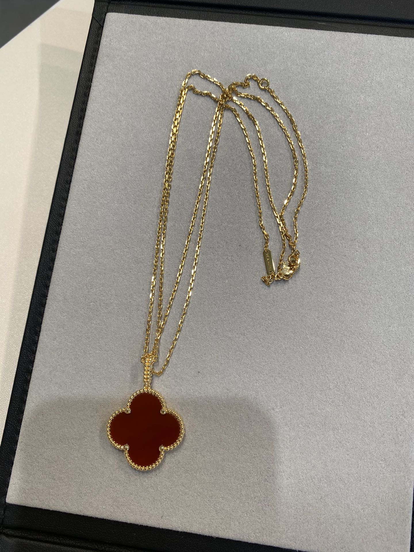 [GALE]CLOVER 25MM NECKLACE GOLD CARNELIAN