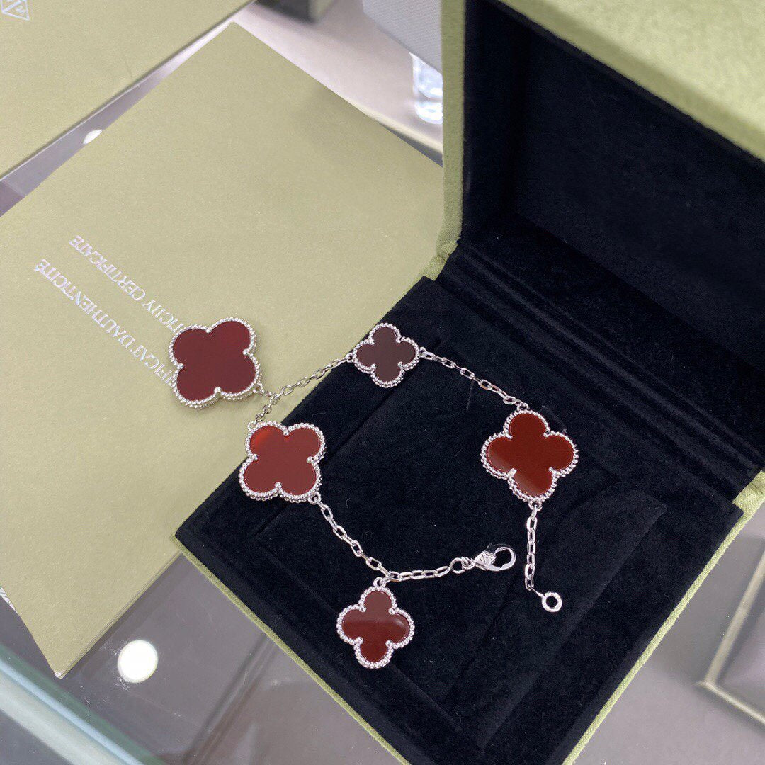 [NOVO]CLOVER 5 MOTIFS SIVLER CARNELIAN ARMBAND