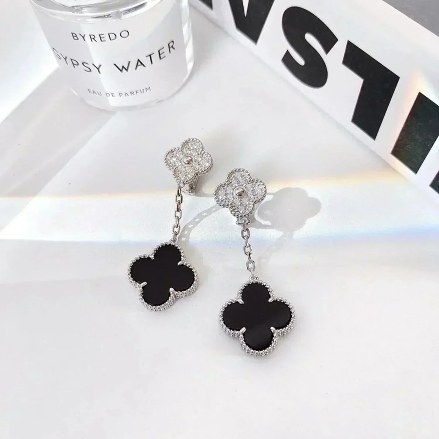[GALE]CLOVER 2 MOTIFS  DIAMOND ONYX EARRINGS SILVER