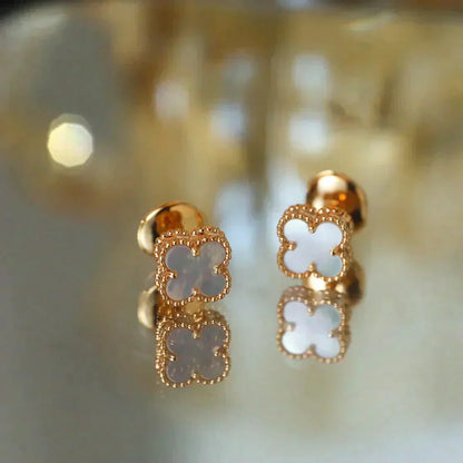 [GALE]CLOVER MINI 9.5MM WHITE MOP EARRINGS