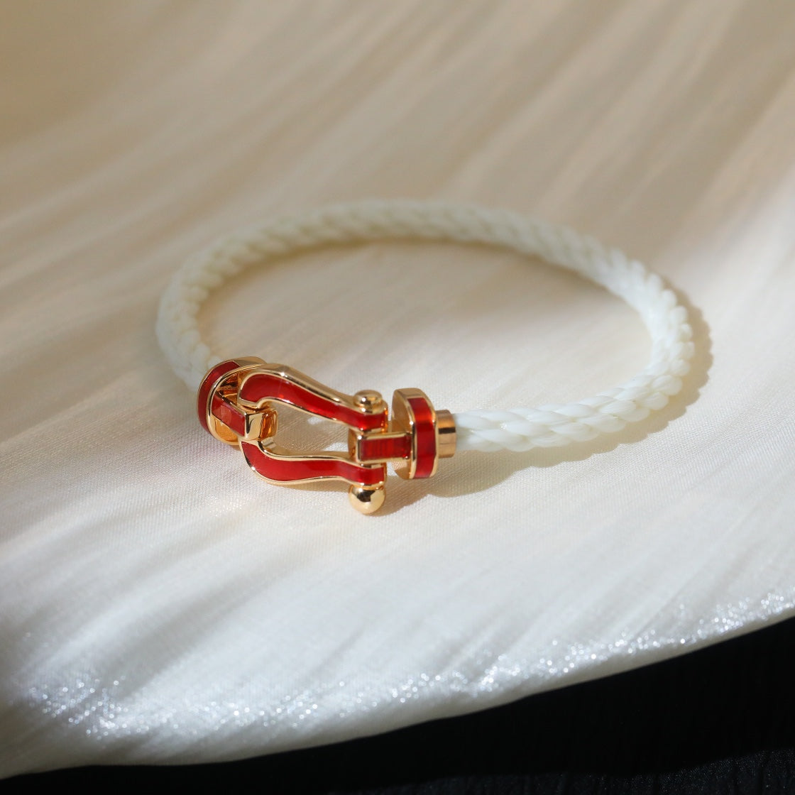 [GALE]FORCE 10 WHITE TEXTILE DIAMOND PAVED