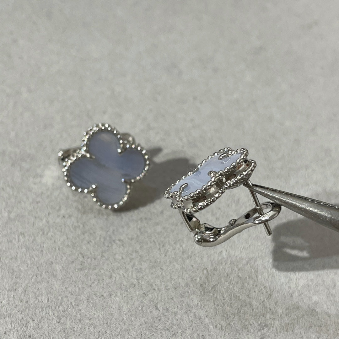 [GALE]CLOVER CHALCEDONY SILVER STUD EARRINGS