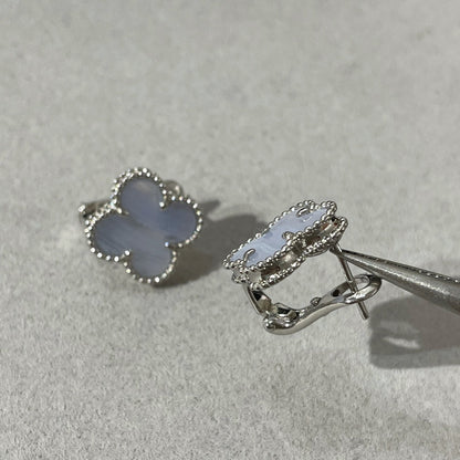 [GALE]CLOVER CHALCEDONY SILVER STUD EARRINGS