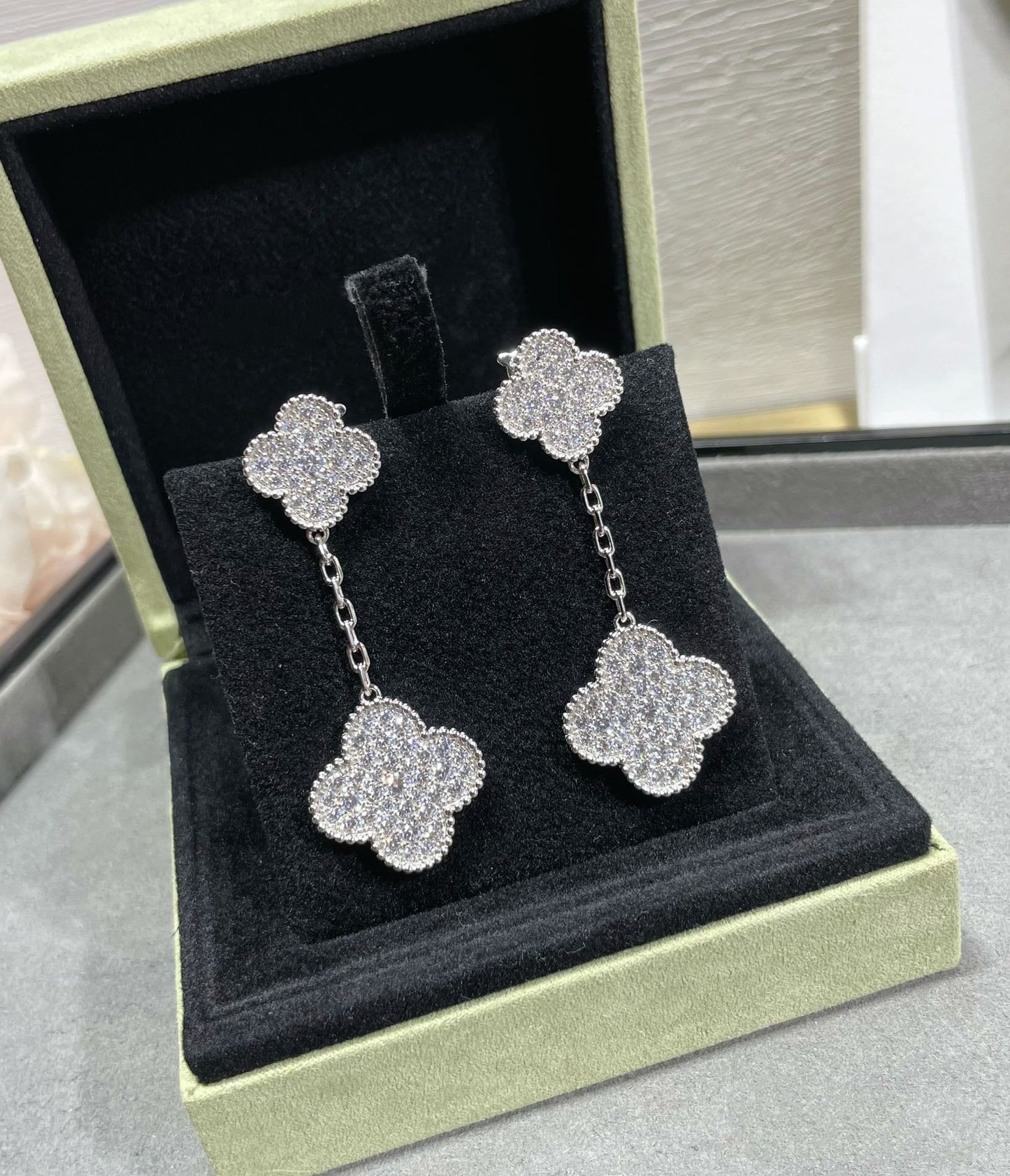 [GALE]CLOVER 2 MOTIFS DIAMOND PAVED SILVER EARRINGS