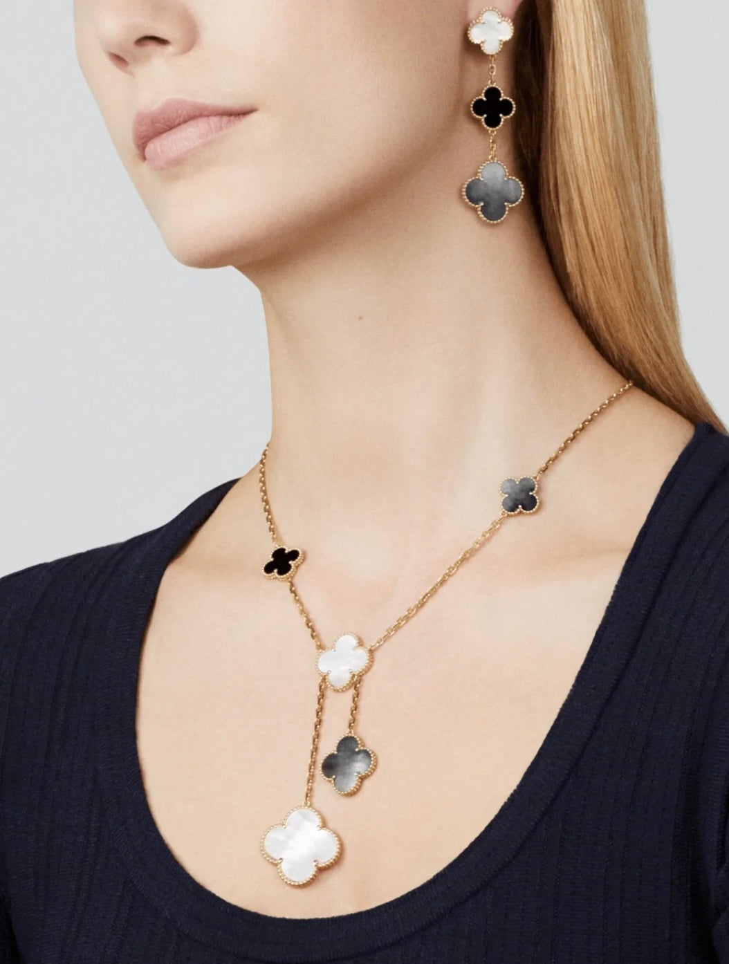 [NOVO]CLOVER 3 MOTIF MOP ONYX DARK MOP PINK GOLD OHREN