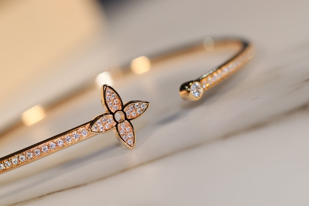 [GALE]IDYLLE GOLD OPEN BRACELET DIAMOND PAVED