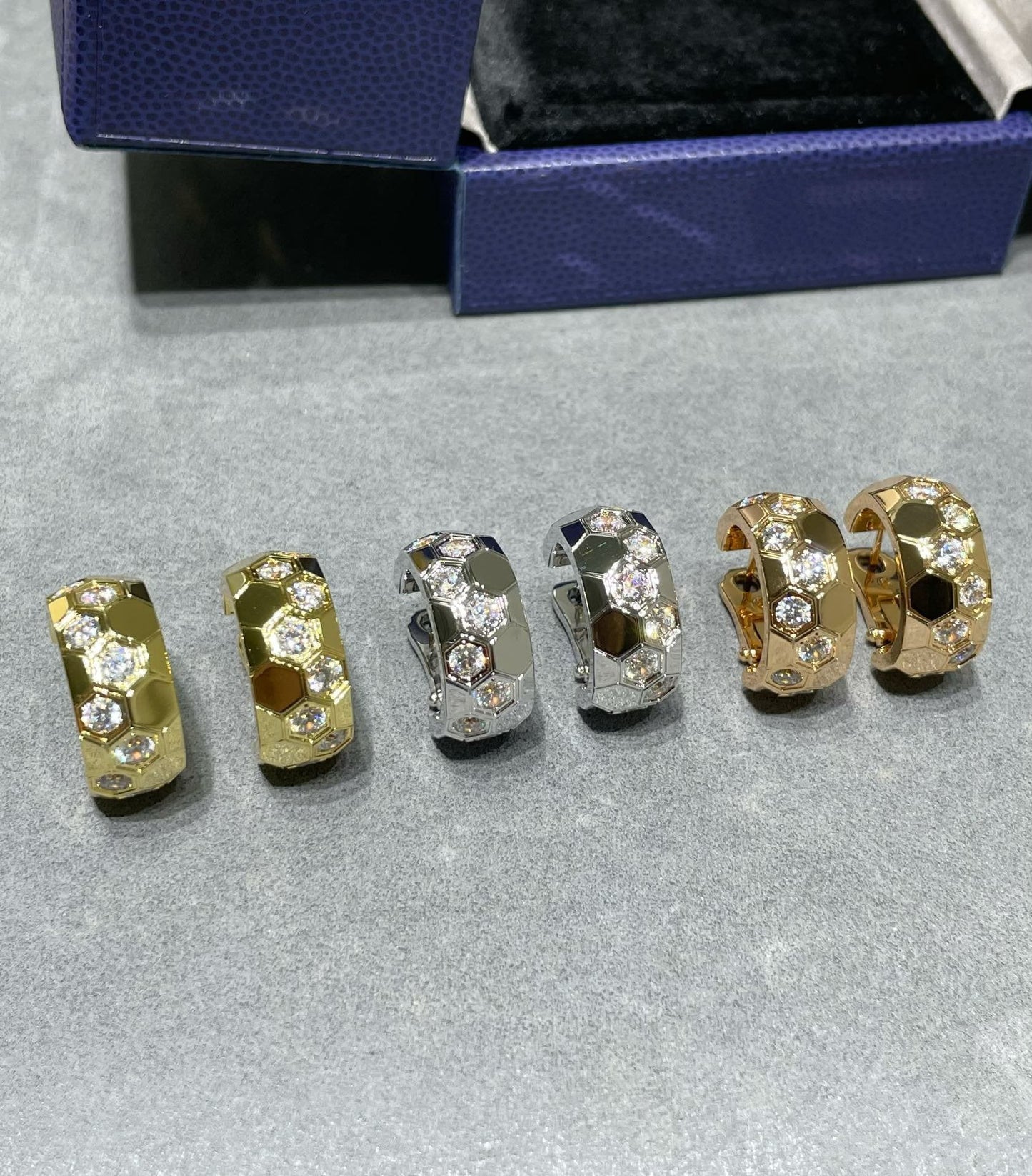 [GALE]BEE LOVE DIAMOND HOOP EARRINGS