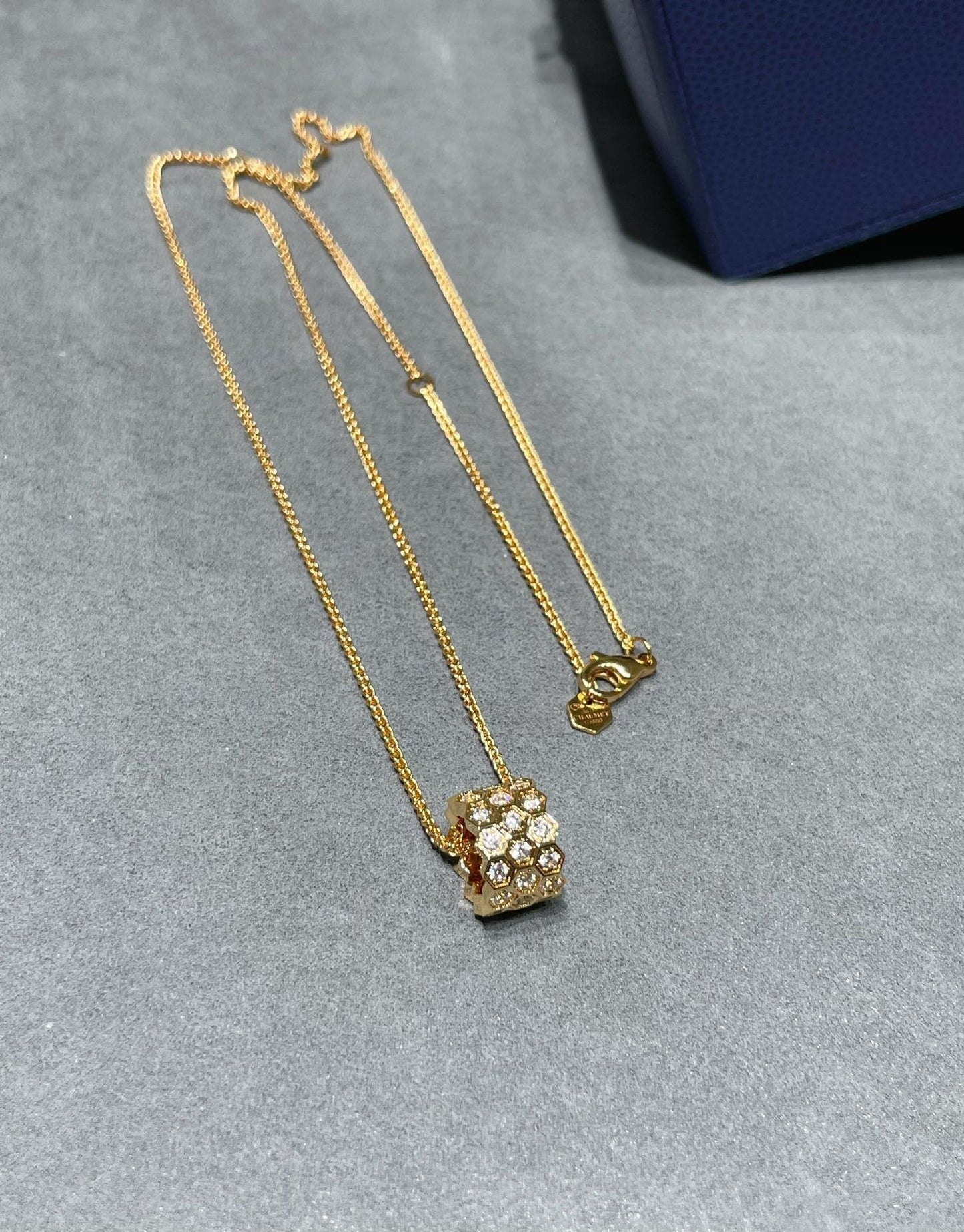 [GALE]BEE LOVE DIAMOND PAVED 3 ROW NECKLACE