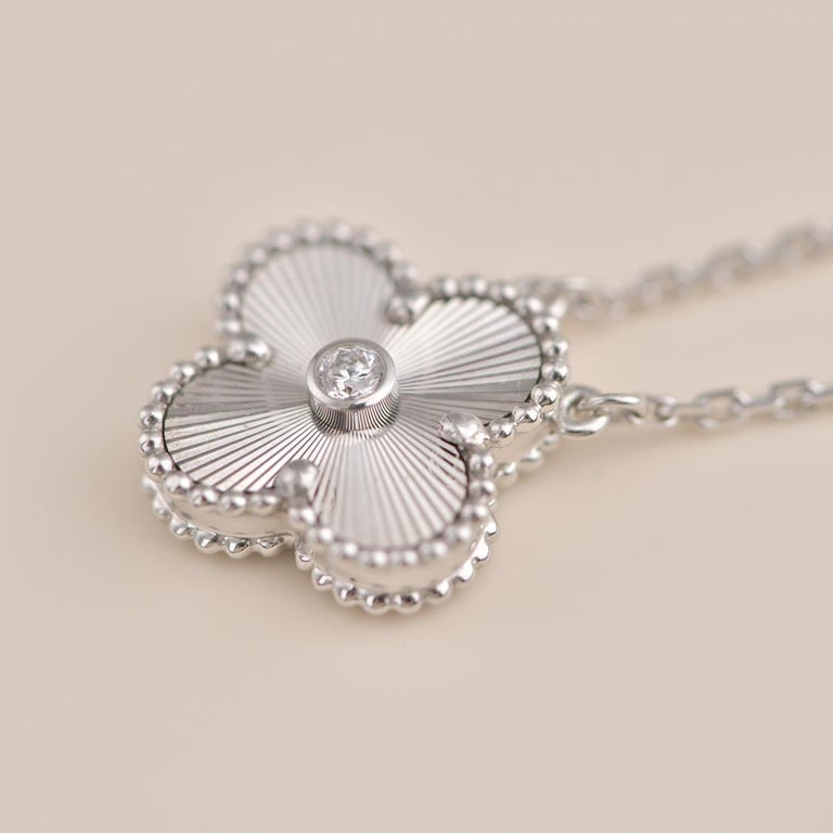 [GALE]CLOVER  15MM DIAMOND LASER NECKLACE SILVER
