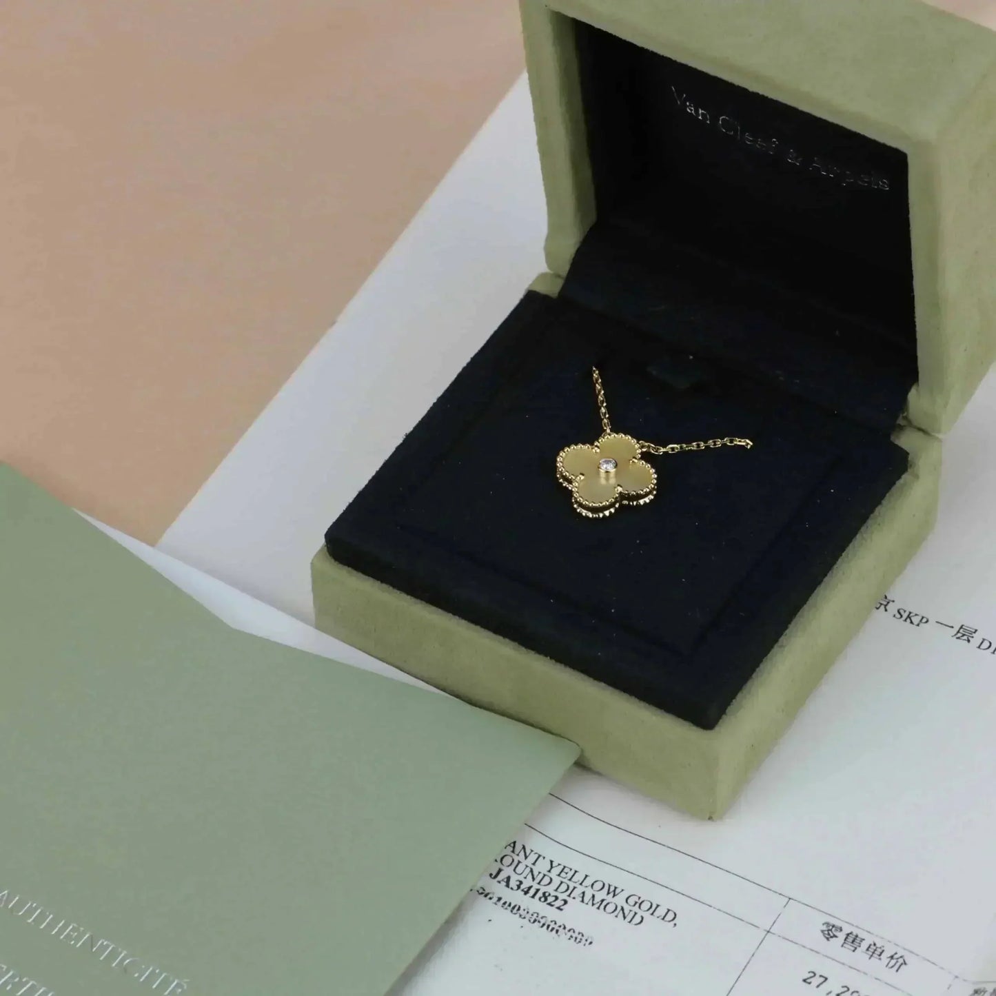 [GALE]CLOVER 15MM DIAMOND GOLD MOTHER OF PEARL NECKLACE