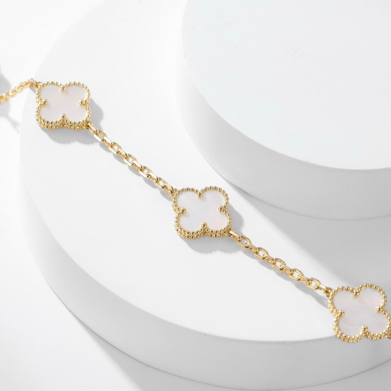 [GALE]CLOVER 10 MOTIFS WHITE MOTHER OF PEARL NECKLACE