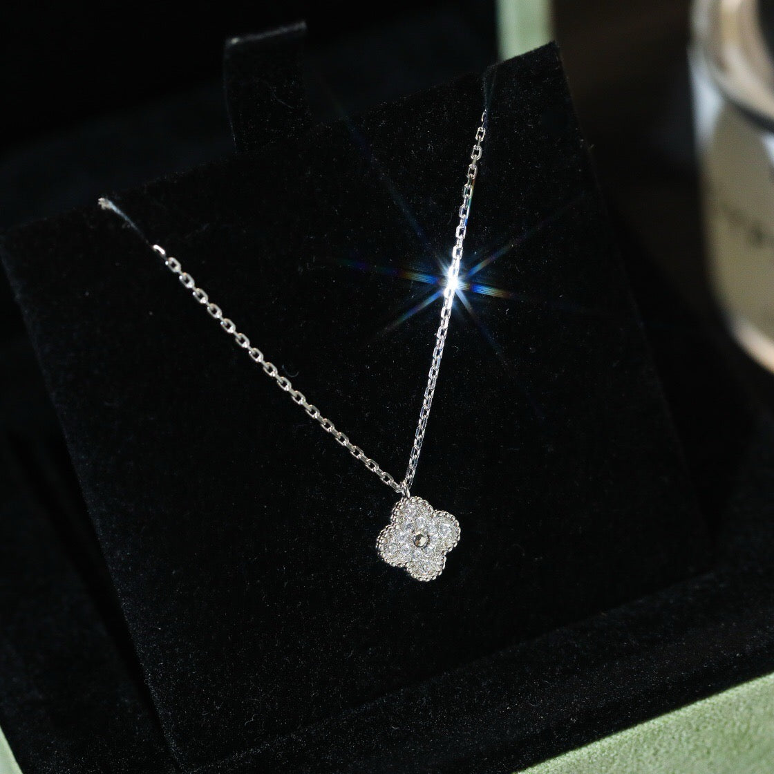 [GALE]CLOVER MINI 9.5MM PENDANT DIAMOND NECKLACE