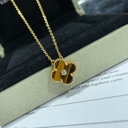 [GALE]CLOVER 15MM DIAMOND AND YELLOW TIGER'S EYE AGATE necklace