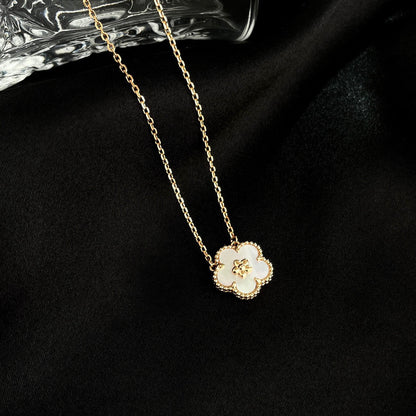 [GALE]LUCKY  WHITE MOP  PLUM BLOSSOM NECKLACE
