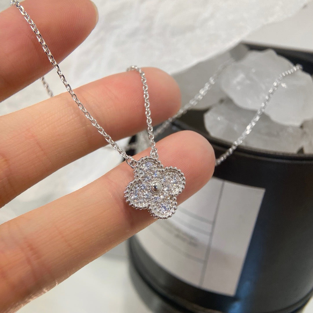 [GALE]CLOVER 15MM DIAMOND SINGLE FLOWER NECKLACE