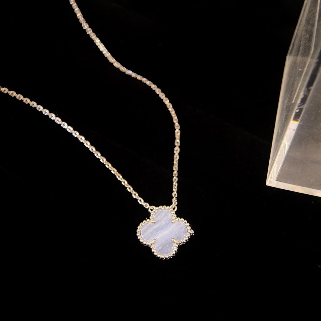 [GALE]CLOVER 15MM BLUE CHALCEDONY NECKLACE SILVER