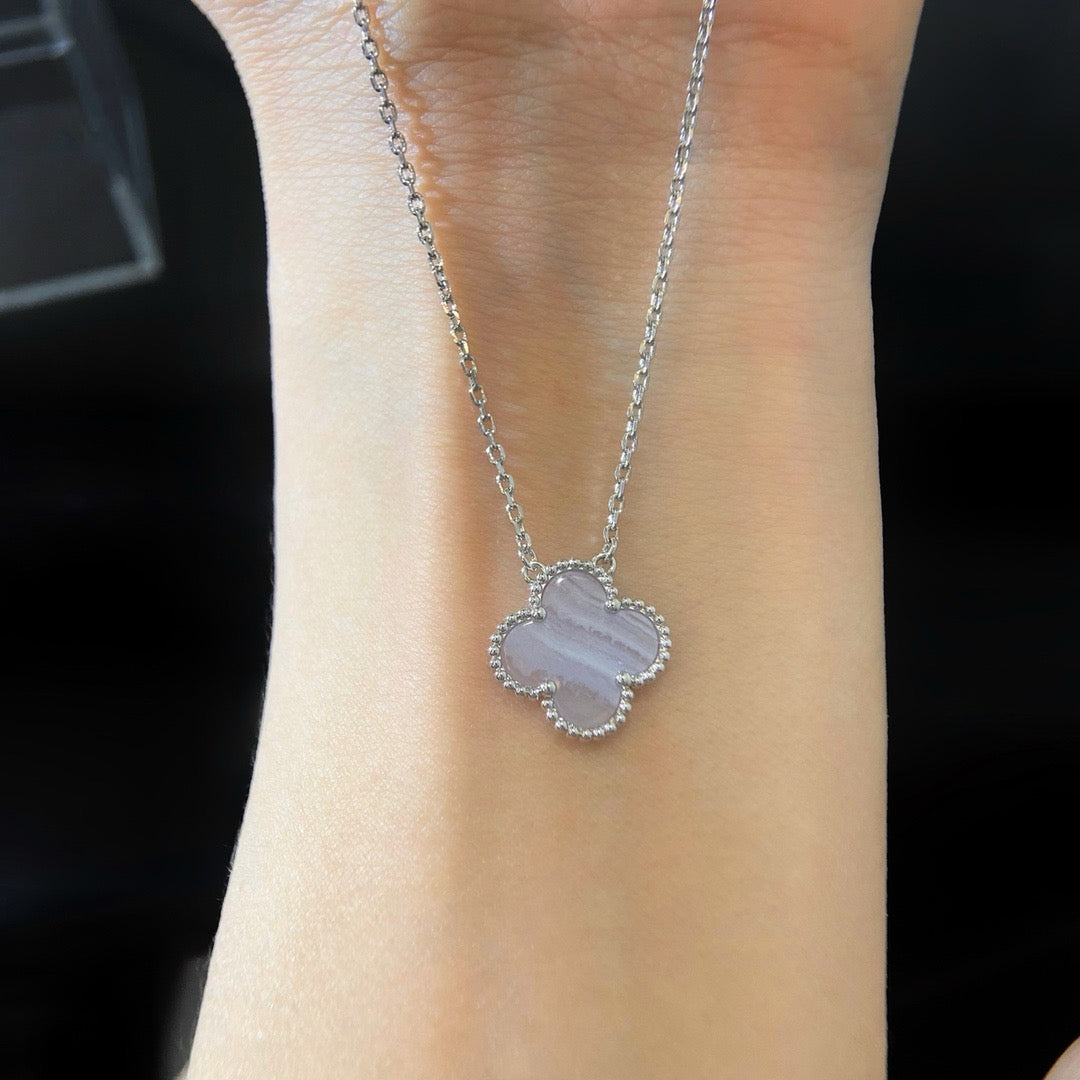 [GALE]CLOVER 15MM BLUE CHALCEDONY NECKLACE SILVER
