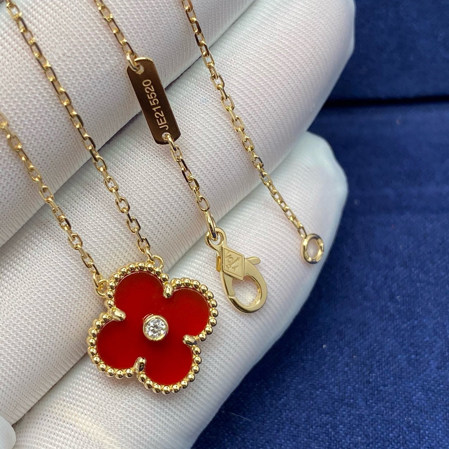 [GALE]CLOVER 15MM DIAMOND CARNELIAN NECKLACE