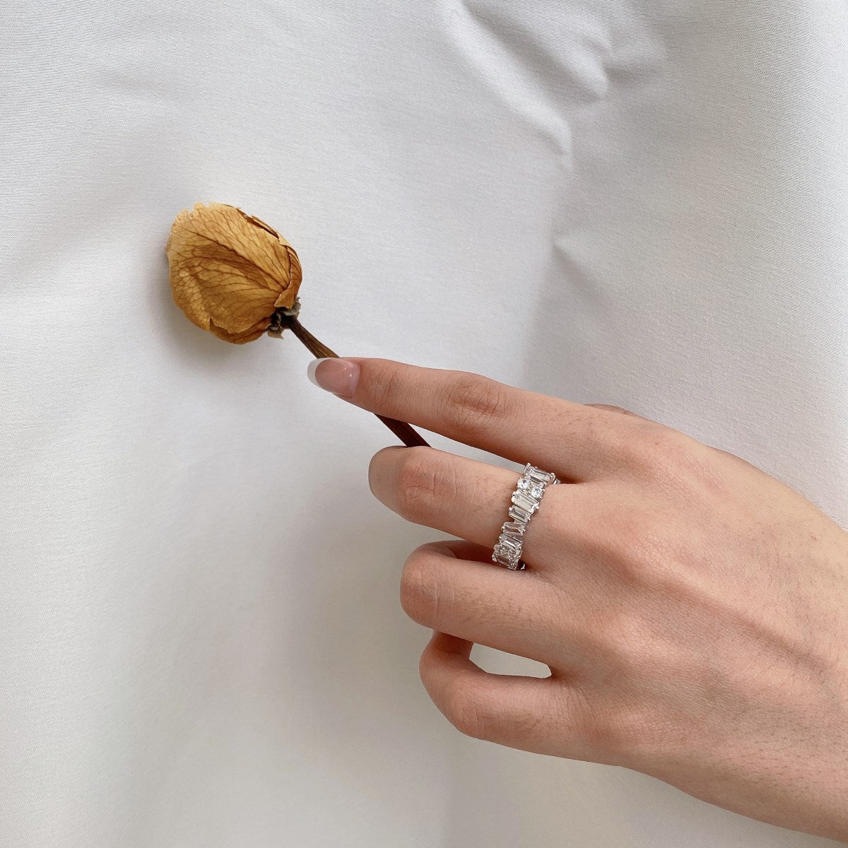 [NOVO]繊細なマルチシェイプテニスリング