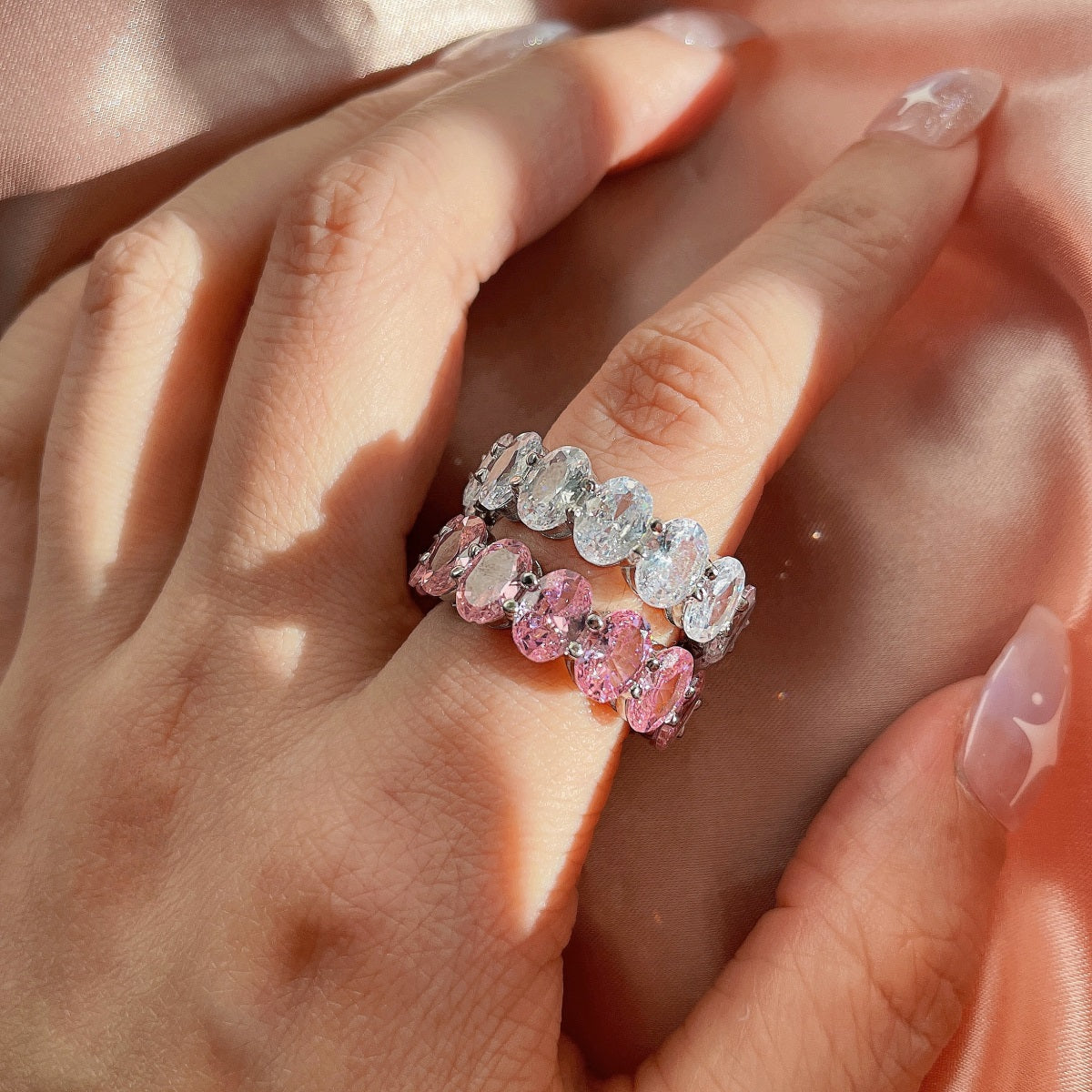 [NOVO]細長いクッションカットのテニスリング