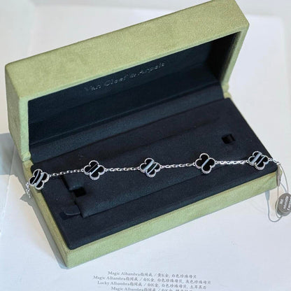 [GALE]]CLOVER 5 MOTIF VEINED ONYX BRACELET SILVER