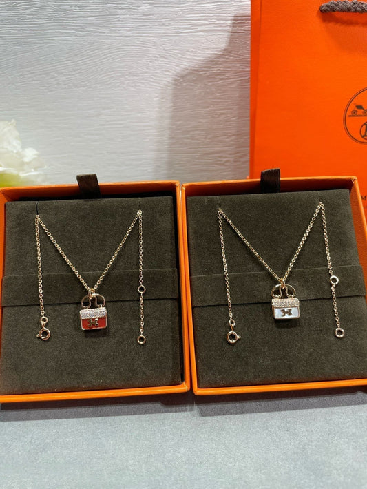 [GALE]H CIRCE MOISSANITE PENDANT NECKLACE GOLD