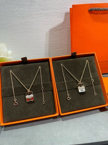 [GALE]H CIRCE MOISSANITE PENDANT NECKLACE GOLD