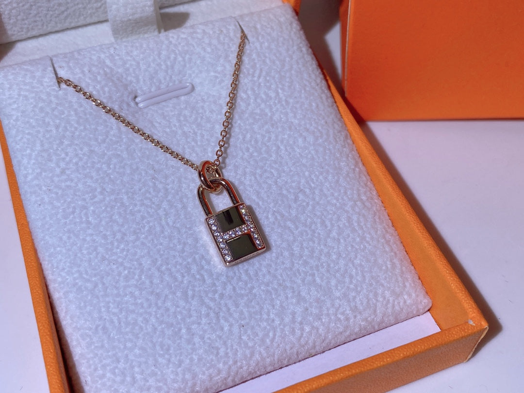 [GALE]HM ADVANCED NICHE LOCK HEAD NECKLACE DIAMONDS